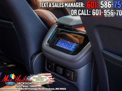 Used 2024 Lincoln Navigator Reserve AWD/4WD image 13