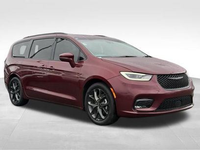 Used 2021 Chrysler Pacifica Touring w/ S Appearance Package