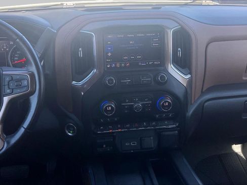 Used 2022 Chevrolet Silverado 1500 High Country w/ LPO, Dark Essentials Package AWD/4WD image 7