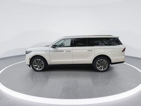 New 2025 Lincoln Navigator L Reserve image 5