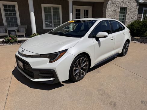 Used 2020 Toyota Corolla XSE FWD image 1