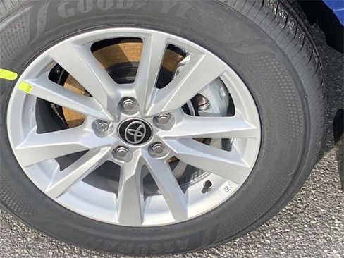 New 2026 Toyota Camry LE image 4