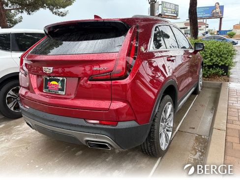 Used 2022 Cadillac XT4 Premium Luxury w/ Enhanced Visibility Package FWD image 4