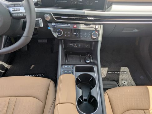 New 2025 Hyundai Sonata Limited FWD image 18
