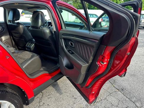Used 2010 Ford Taurus SHO image 23