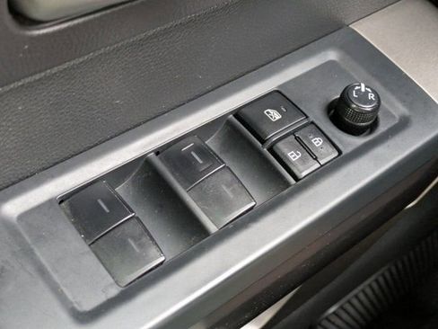 Used 2022 Toyota Tundra SR5 AWD/4WD image 18