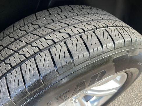 Used 2014 RAM 1500 Sport w/ Convenience Group image 10