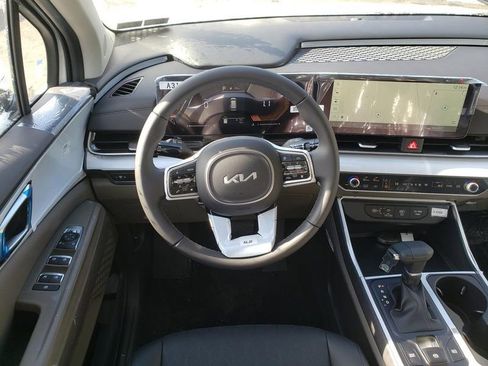 New 2026 Kia Carnival FWD image 10