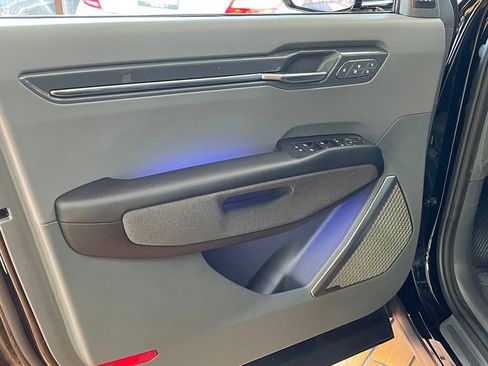 Used 2024 Kia EV9 Land image 17