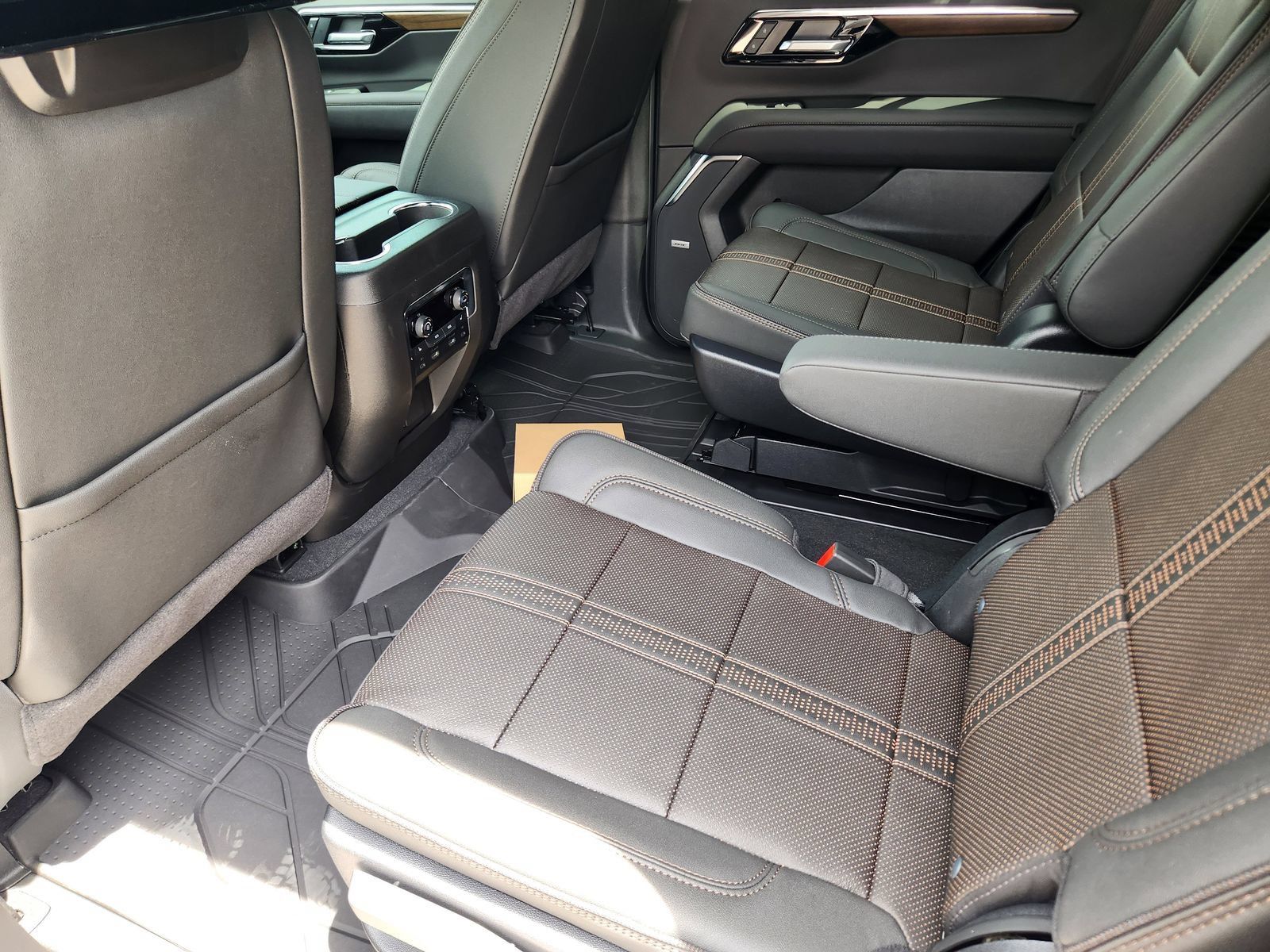 New 2026 Chevrolet Tahoe High Country AWD/4WD image 25