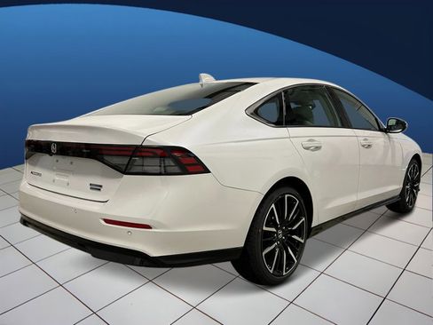 New 2025 Honda Accord Touring image 7