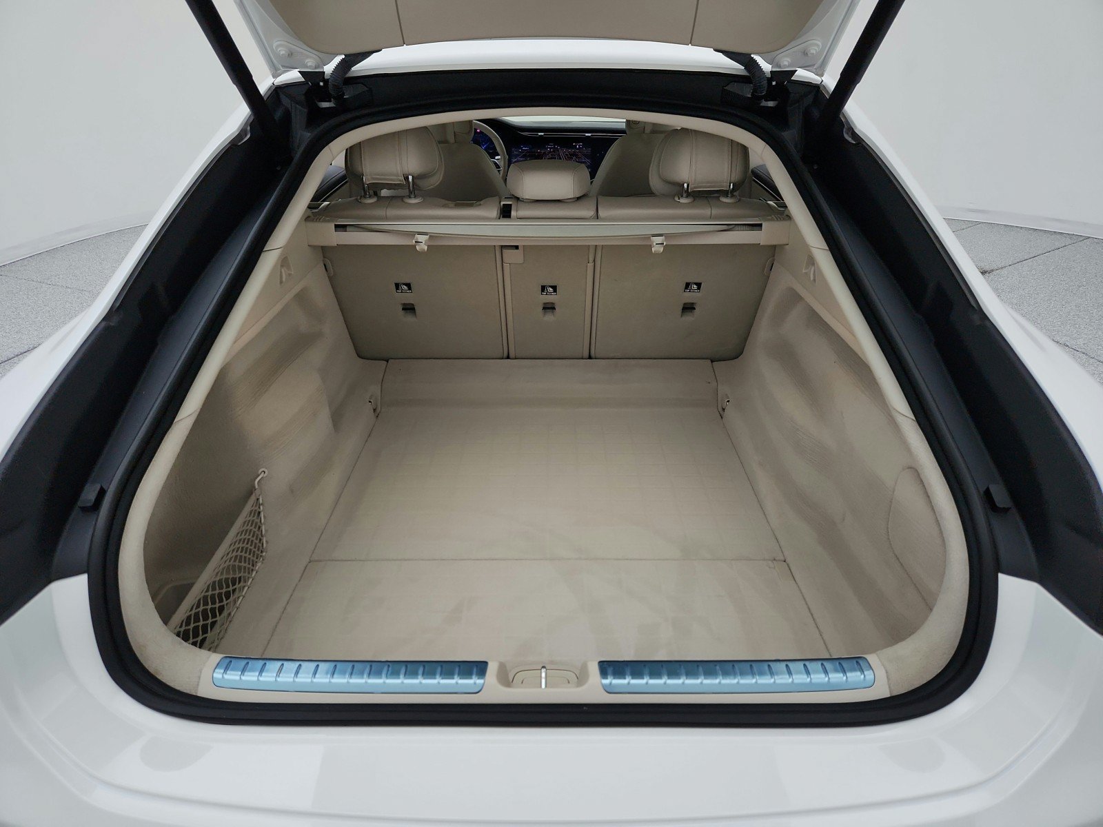 Certified 2023 Mercedes-Benz EQS 580 4MATIC Sedan image 31