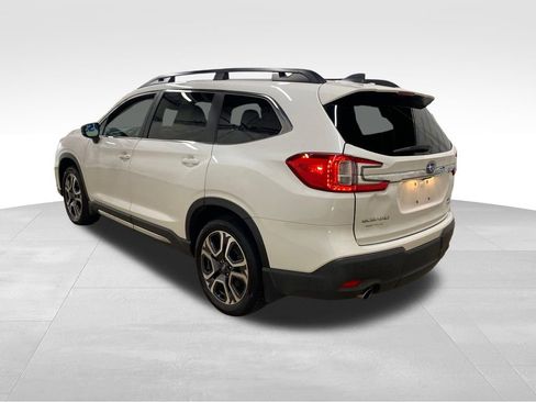 Used 2025 Subaru Ascent Limited AWD/4WD image 2