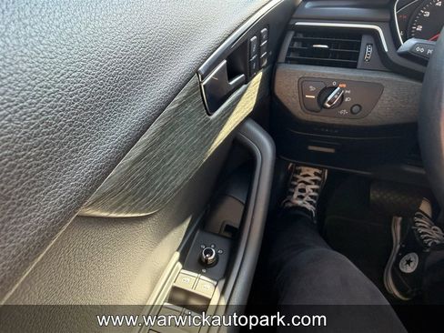 Used 2019 Audi A4 2.0T Premium image 10
