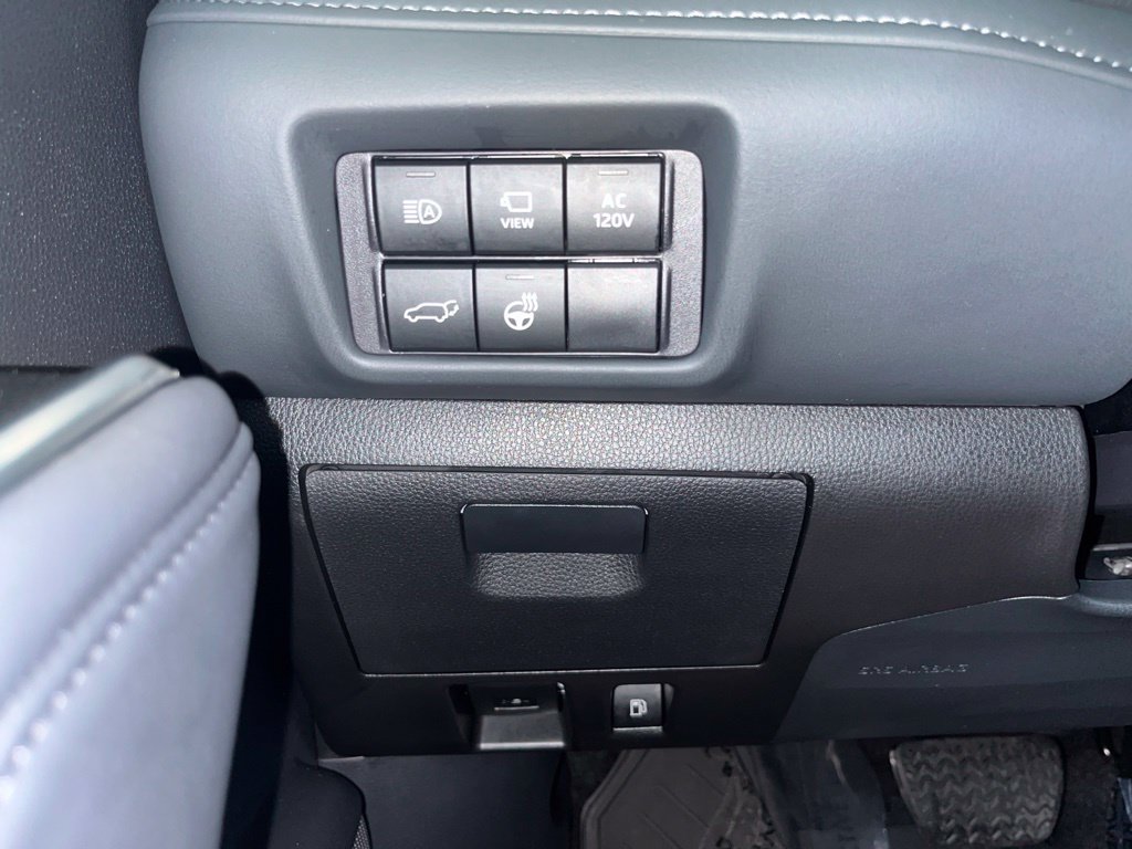 Used 2026 Toyota Highlander Platinum AWD/4WD image 61