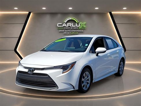 Used 2024 Toyota Corolla LE FWD image 3