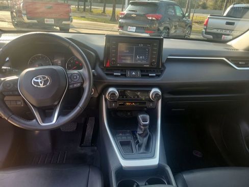 Certified 2020 Toyota RAV4 XLE Premium image 19