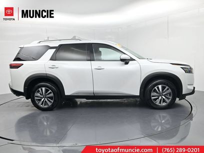 Used 2025 Nissan Pathfinder SL w/ Black Appearance Package