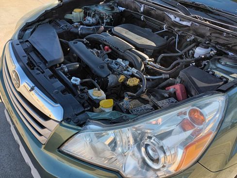 Used 2010 Subaru Outback 2.5i Limited image 29