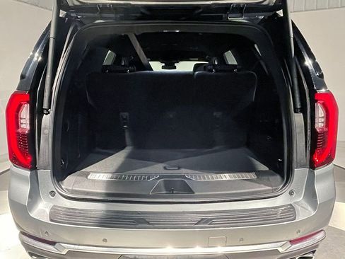Used 2025 GMC Yukon Denali image 5
