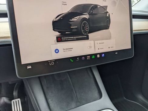 Used 2022 Tesla Model Y Performance AWD/4WD image 24