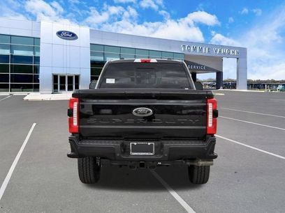 New 2026 Ford F250 Lariat w/ Black Appearance Package
