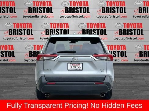 Used 2021 Toyota RAV4 XLE AWD/4WD image 4