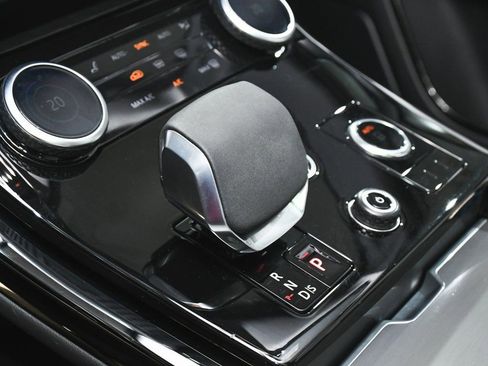 Used 2023 Land Rover Range Rover Sport SE Dynamic image 48