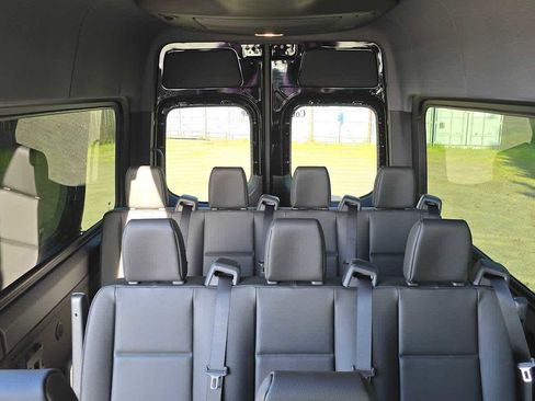 Used 2025 Mercedes-Benz Sprinter 2500 image 14