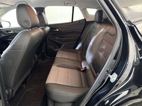 Used 2024 Chevrolet Trax LT w/ Driver Confidence Package image 28