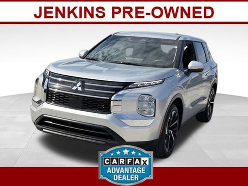 Used 2025 Mitsubishi Outlander ES FWD image 1