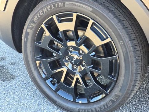 Used 2022 Kia Telluride SX w/ SX Prestige Package image 10