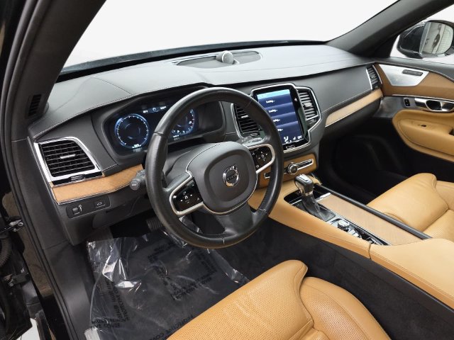 Used 2018 Volvo XC90 T6 Inscription w/ Convenience Package AWD/4WD image 16
