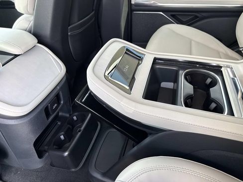 New 2026 Lincoln Navigator Reserve AWD/4WD image 18