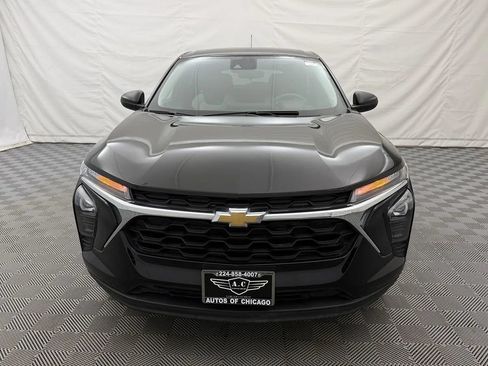 Used 2024 Chevrolet Trax LS FWD image 2