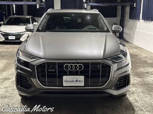 Used 2019 Audi Q8 Prestige w/ Luxury Package AWD/4WD image 4