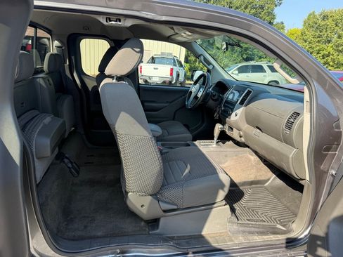 Used 2016 Nissan Frontier SV AWD/4WD image 14
