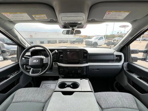 Used 2024 Ford F250 XLT image 9