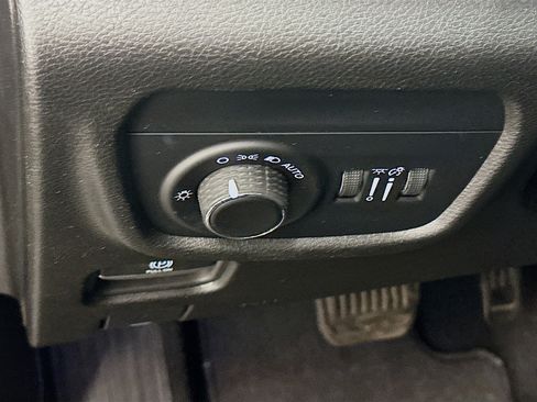 Used 2023 Jeep Grand Cherokee L Laredo w/ Luxury Tech Group I image 17