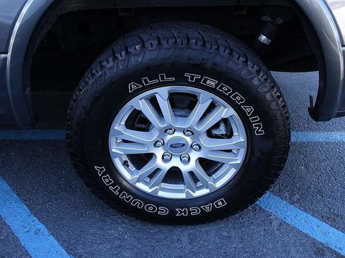 Used 2017 Ford F150 Lariat w/ Equipment Group 501A Mid AWD/4WD image 8