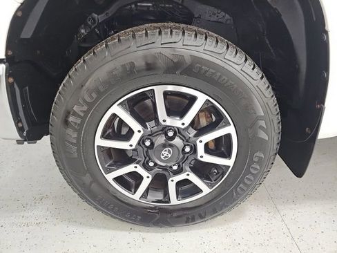 Used 2015 Toyota Tundra SR5 image 9