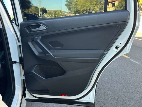 Used 2018 Volkswagen Tiguan S image 48