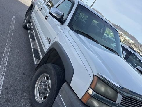 Used 2003 Chevrolet Silverado 2500 LS image 12