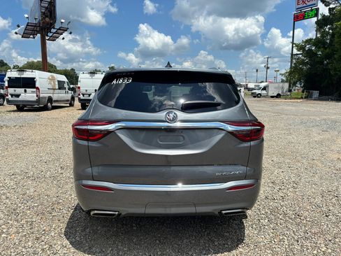 Used 2020 Buick Enclave Avenir w/ Avenir Technology Package FWD image 4