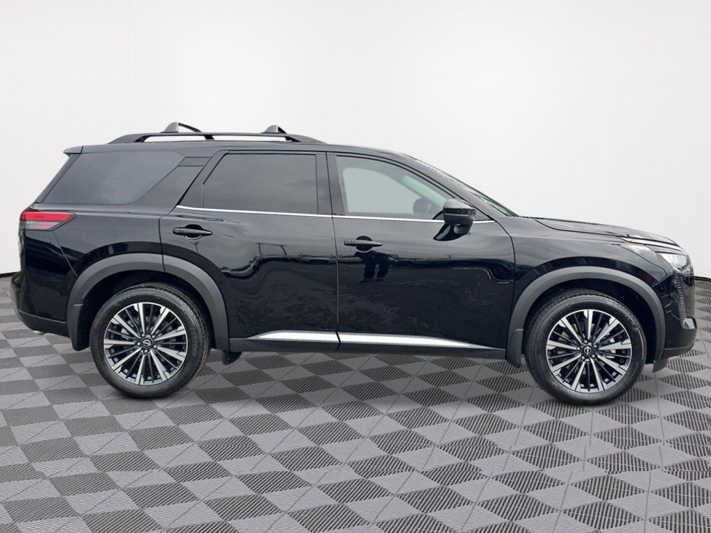New 2026 Nissan Pathfinder Platinum AWD/4WD image 6