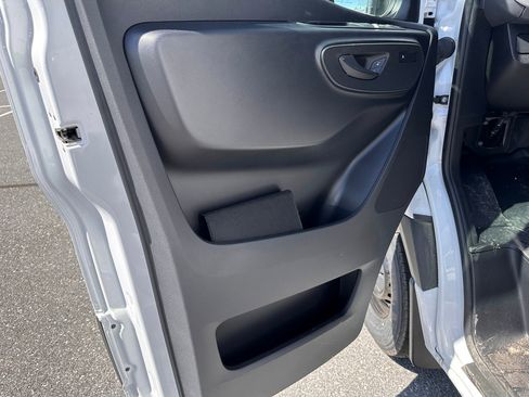 Used 2025 Mercedes-Benz Sprinter 2500 image 10