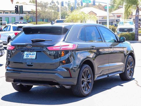 Certified 2023 Ford Edge SE w/ Black Appearance Package AWD/4WD image 4