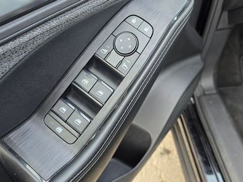 Used 2023 Nissan Rogue SV image 16