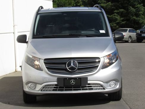 Used 2023 Mercedes-Benz Metris Passenger image 3