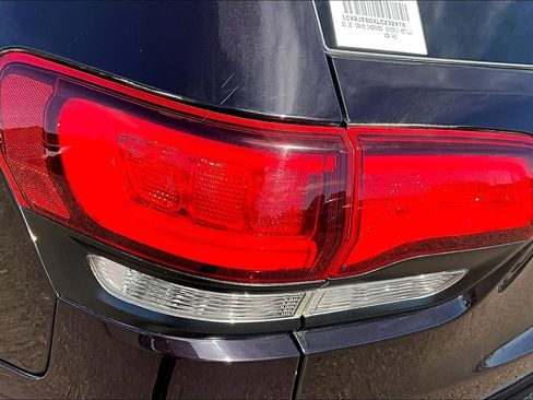 Used 2020 Jeep Grand Cherokee Limited image 23